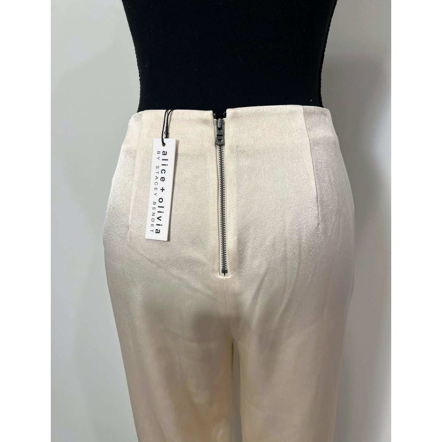 Alice + Olivia Jessie Satin-Crepe Tapered Pants in Ivory Size 2 Pleated Front