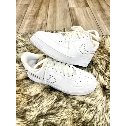 Nike Air Force 1 Womens Sneakers in White Diamond Stud Swoosh Size 8.5 Running