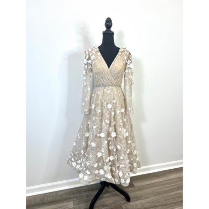 Mac Duggal Beaded Lace Dress in Beige Blush Floral Size 2 Party Cocktail Wedding