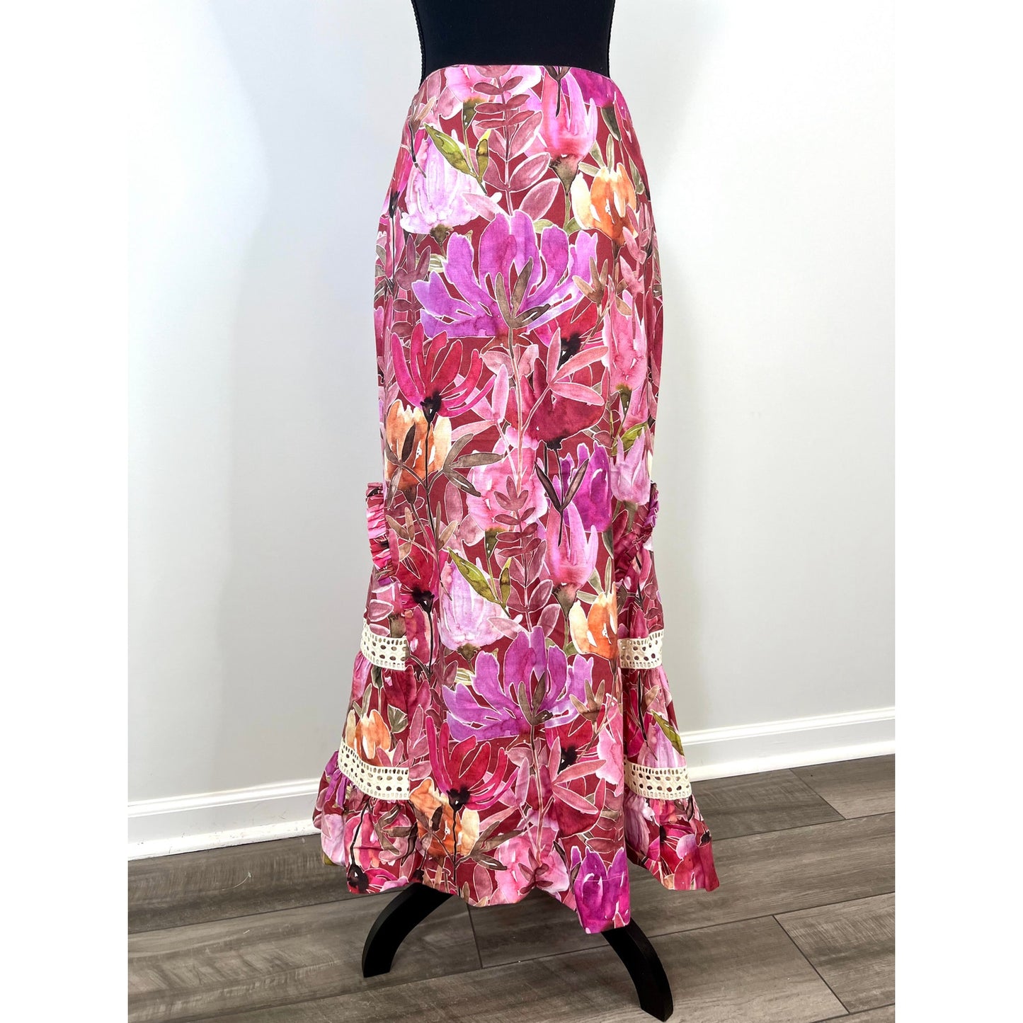 Isla & White Berta Summer Floral Caribbean Midi Skirt in Pink Multi Medium Lined