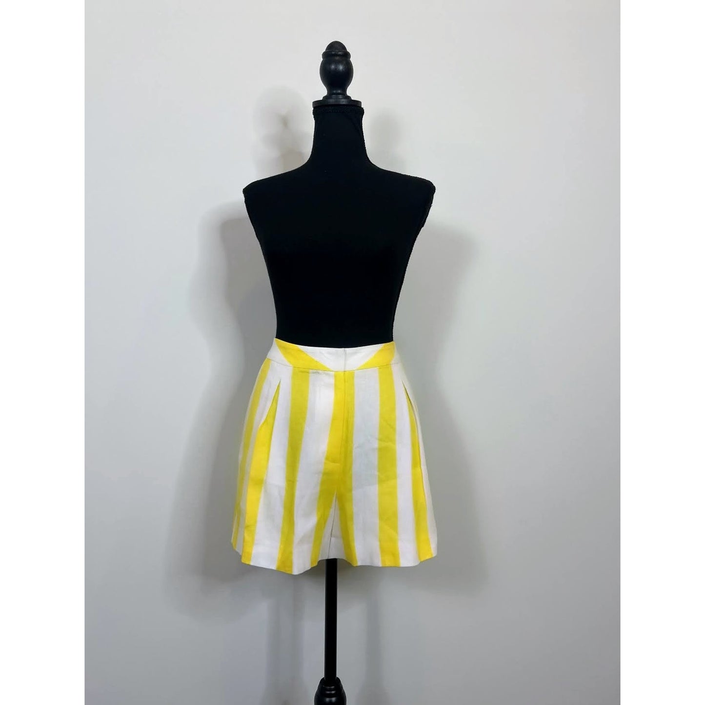 L'Agence Womens Vittoria Striped Pleated Shorts in Yellow Size 8 Zip Fly Lined