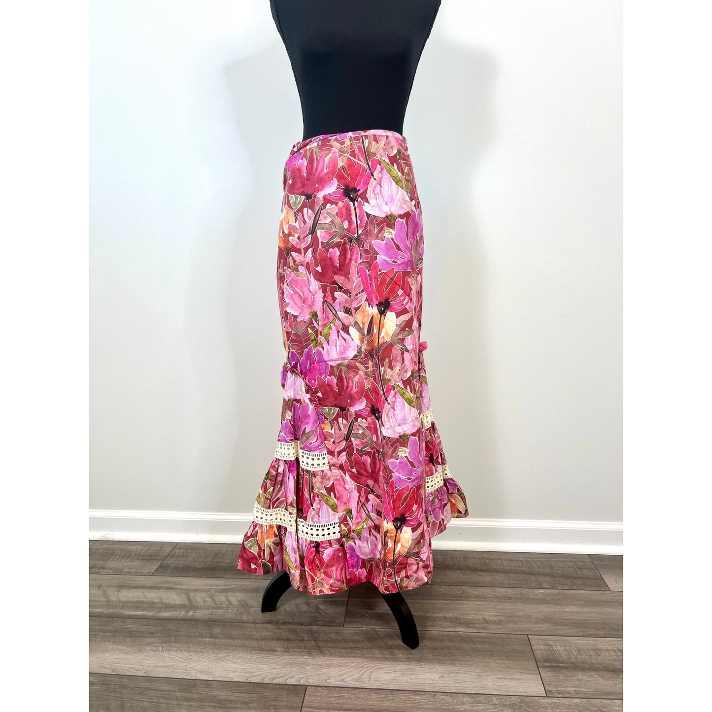 Isla & White Berta Summer Floral Caribbean Midi Skirt in Pink Multi Medium Lined