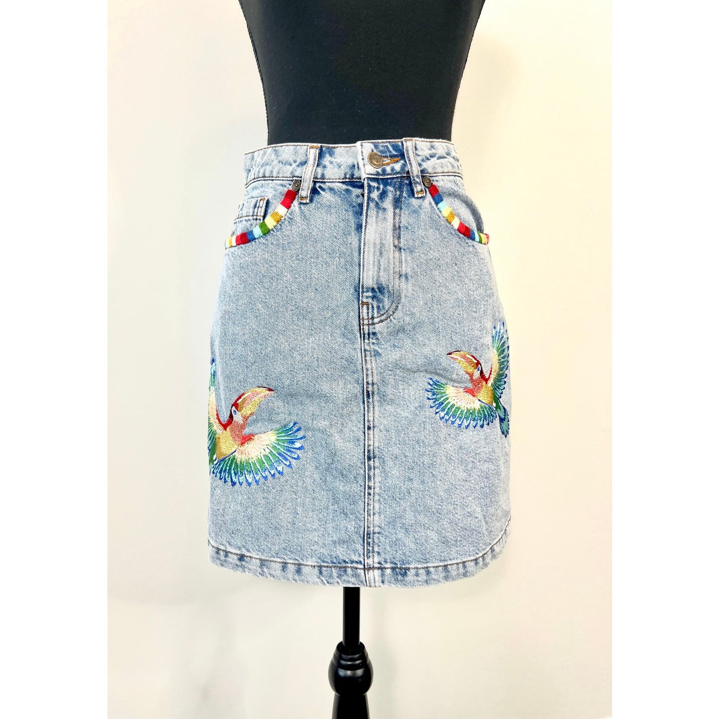 Anthropologie FARM Rio Embroidered Denim Mini Skirt in Blue Size XS Zip Fly