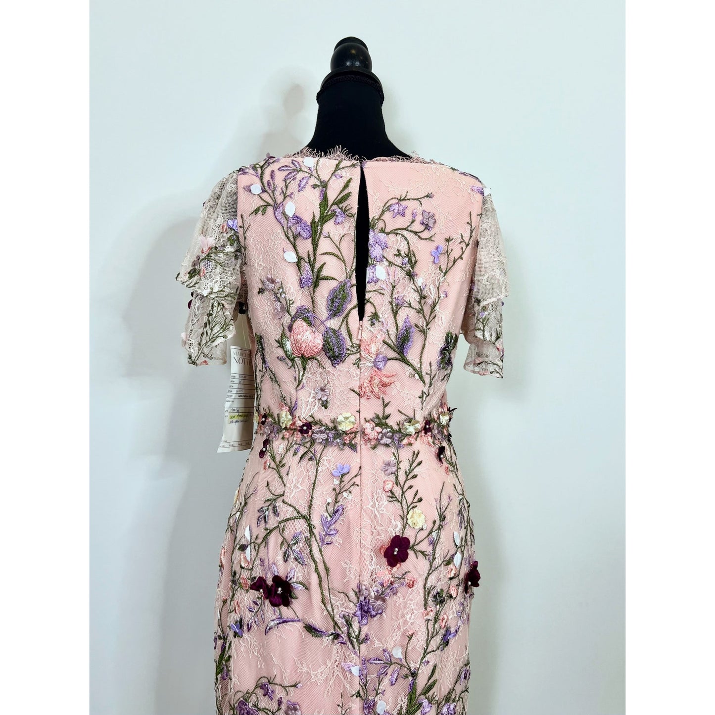 Marchesa Notte 3D Floral Embroidered Dress in Pink Size 6 Short Sleeve Lined