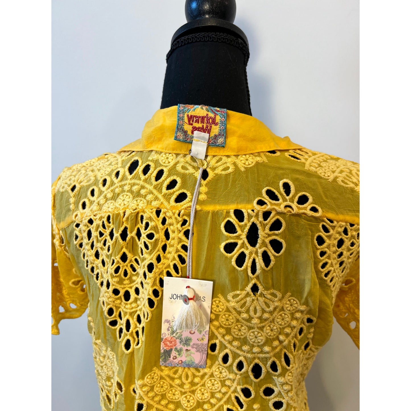 Johnny Was Marietta Cooper Button Up in Yellow Size XXS Short Sleeve Eyelets