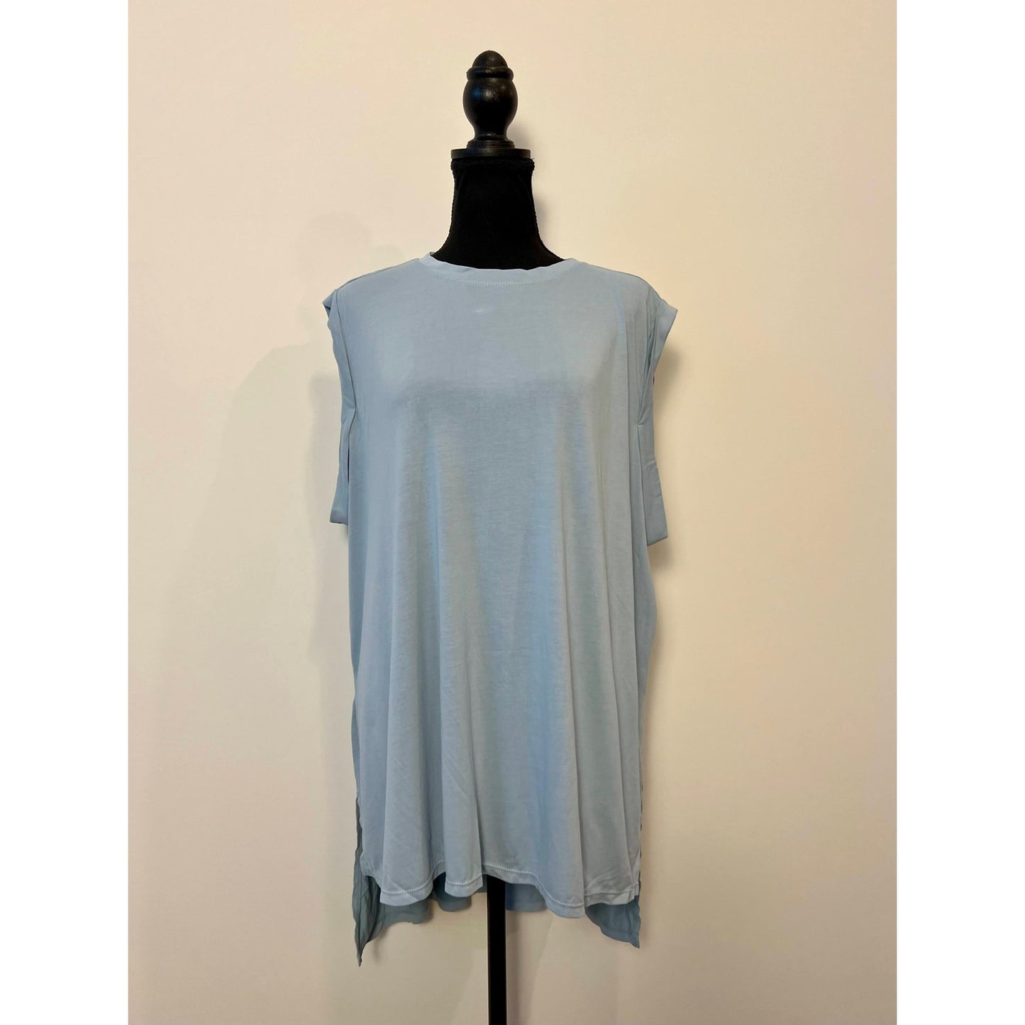 Halara Sleeveless Draped Split High Low Resort Top in Ice Blue Medium Pullover