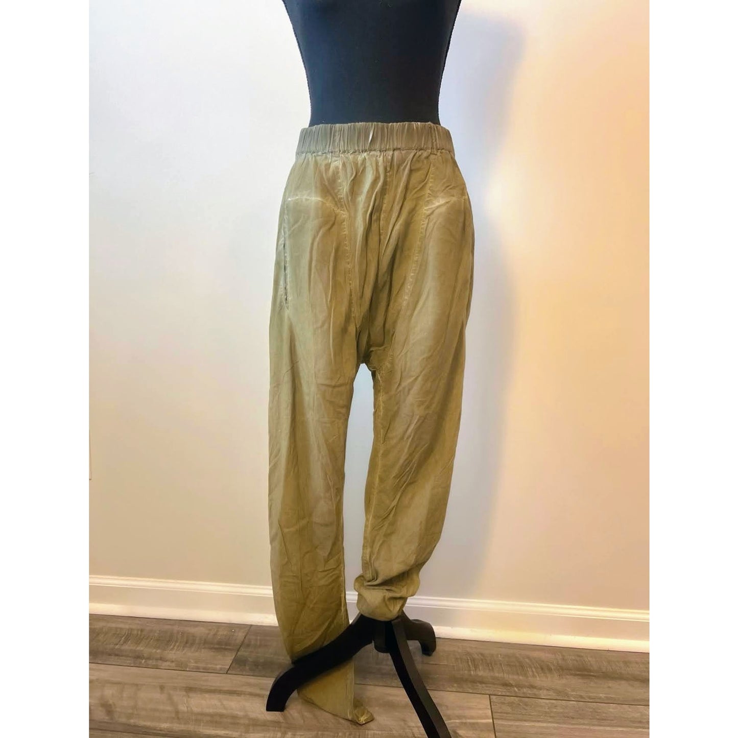 Nicholas K. Vidal Jogger Pants in Military Green Small Pull On Tapered High Rise