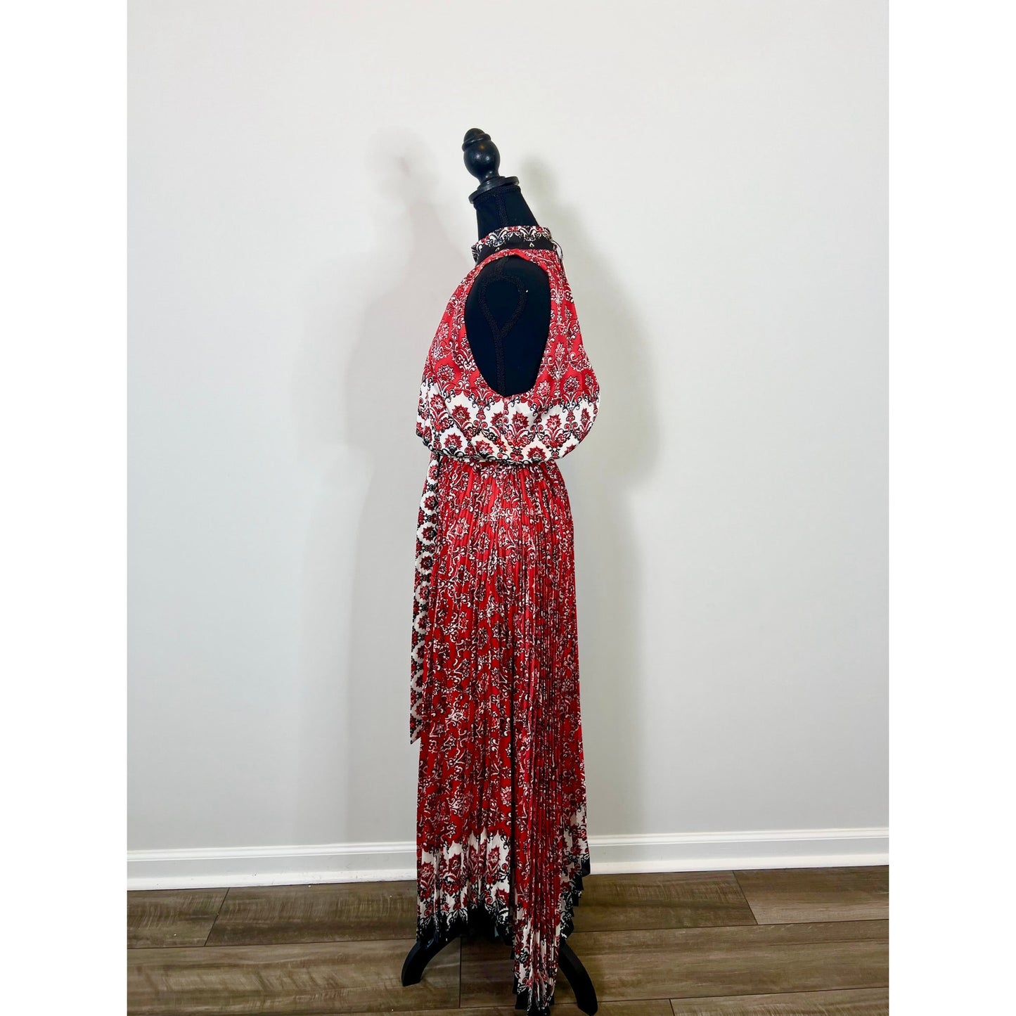 Alice + Olivia Mertie Maxi Dress Allure Medallion Size 8 Mockneck Pleated Boho