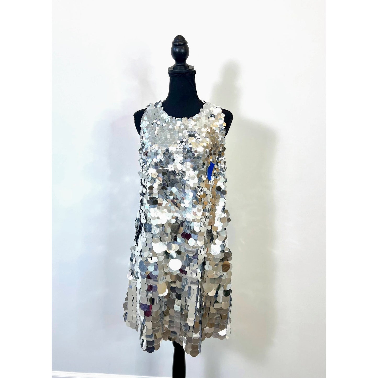 Mac Duggal Trapeze Mini Dress in Silver Size 10 Sleeveless Disc Sequin Cocktail