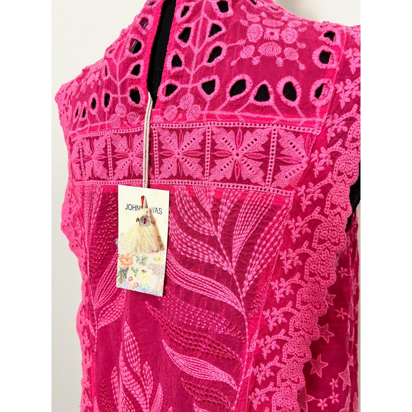 Johnny Was Leafy Concetta Blouse in Pink Size XS Sleeveless Embroidered Keyhole