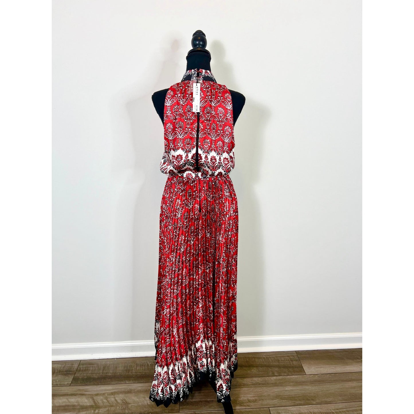 Alice + Olivia Mertie Maxi Dress Allure Medallion Size 8 Mockneck Pleated Boho