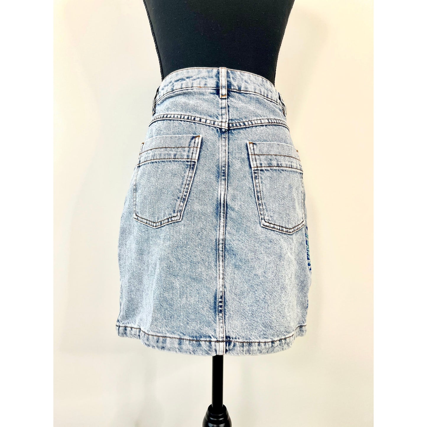 Anthropologie FARM Rio Embroidered Denim Mini Skirt in Blue Size XS Zip Fly