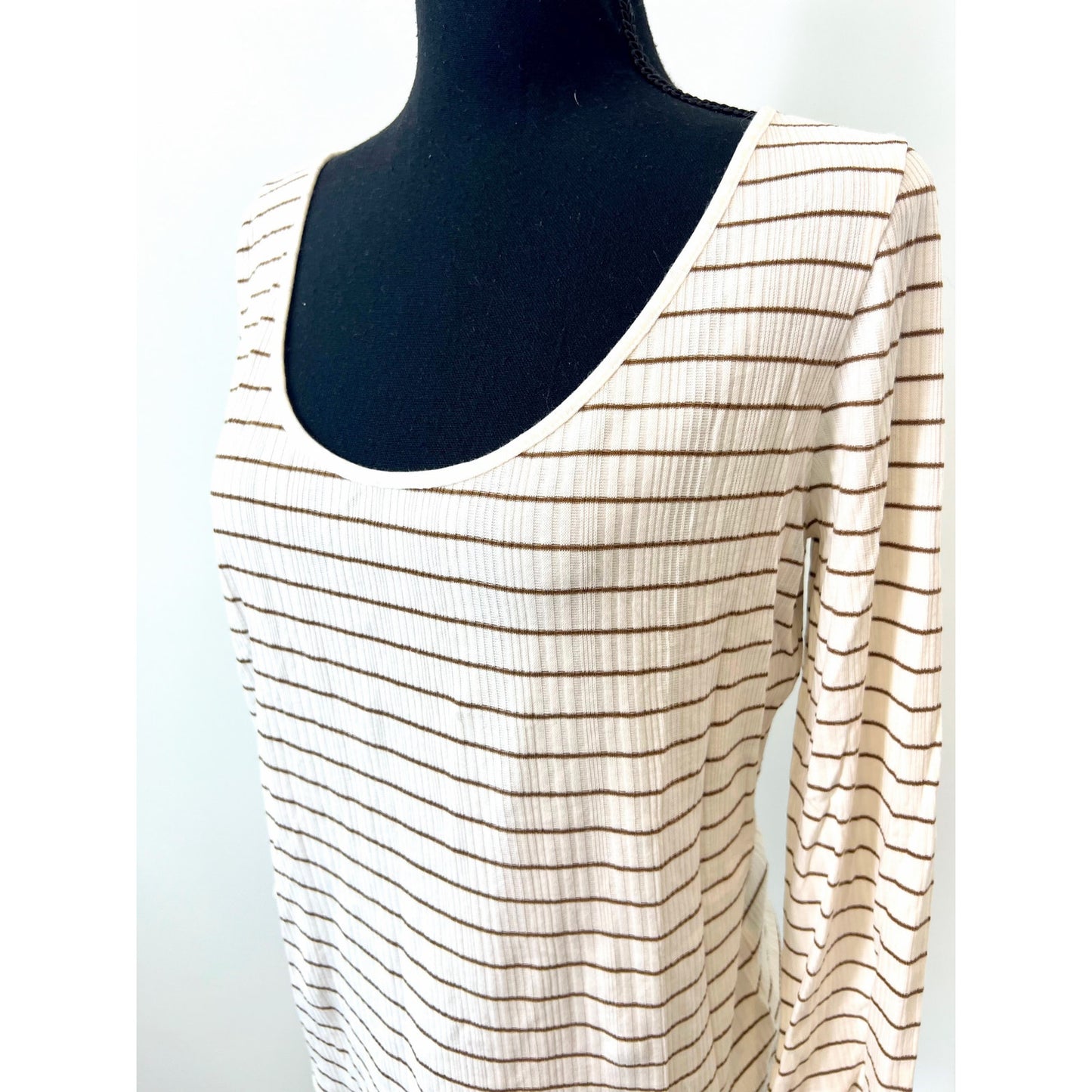 Vince Pullover Top in Cream and Brown Striped Size XL Long Sleeve Ribbed Knit