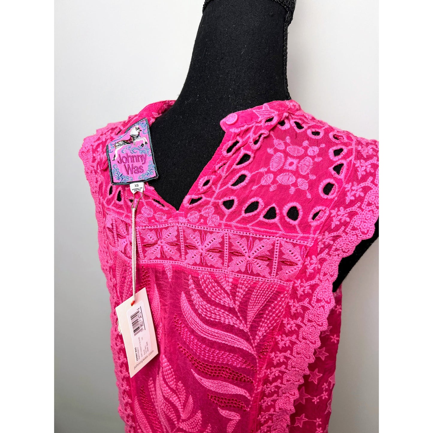 Johnny Was Leafy Concetta Blouse in Pink Size XS Sleeveless Embroidered Keyhole