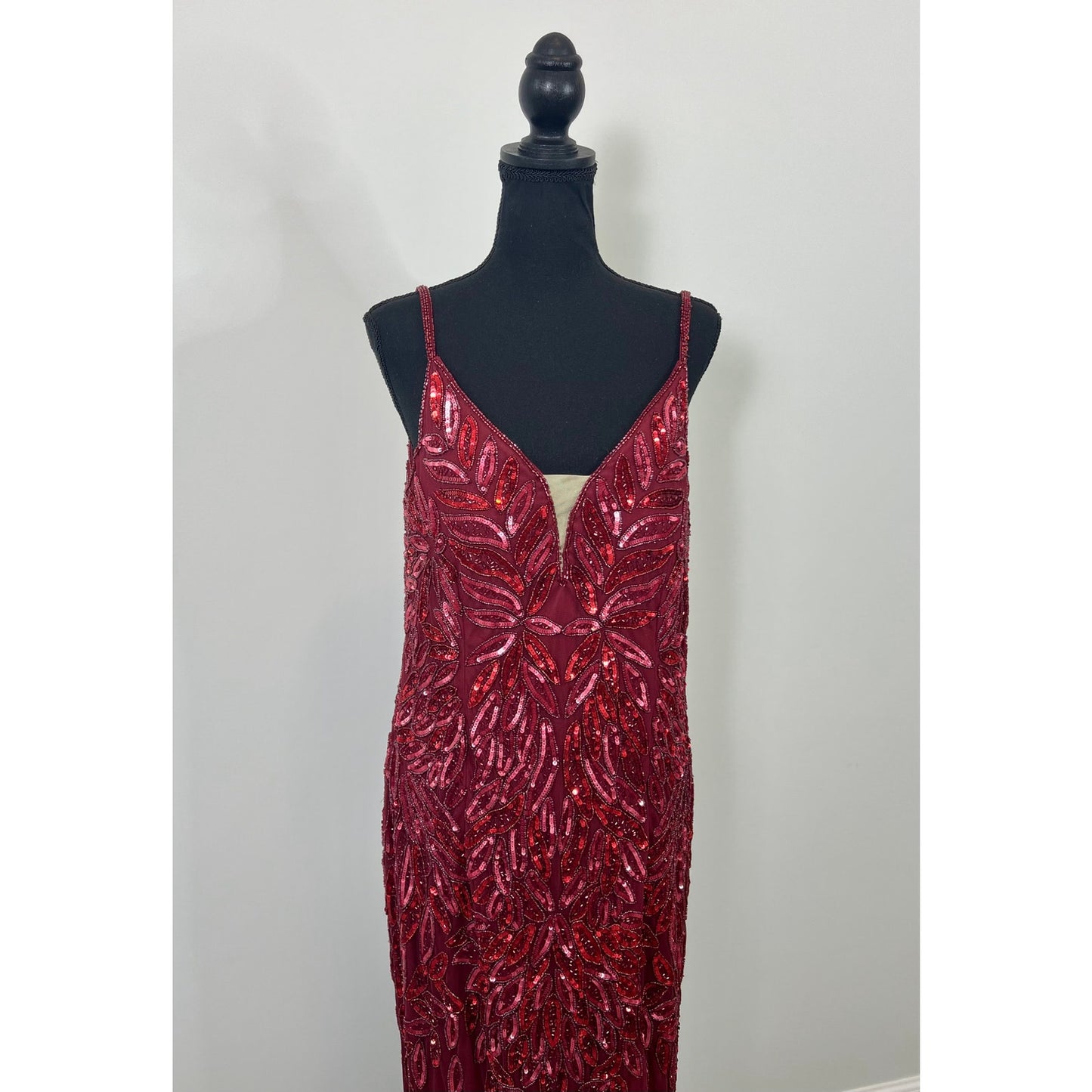 Mac Duggal Embellished Leaf Evening Gown Burgundy Size 10 Plunging Neck Cocktail