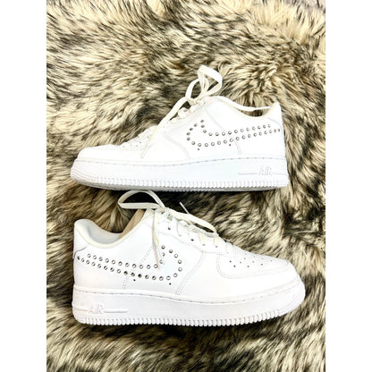 Nike Air Force 1 Womens Sneakers in White Diamond Stud Swoosh Size 8.5 Running