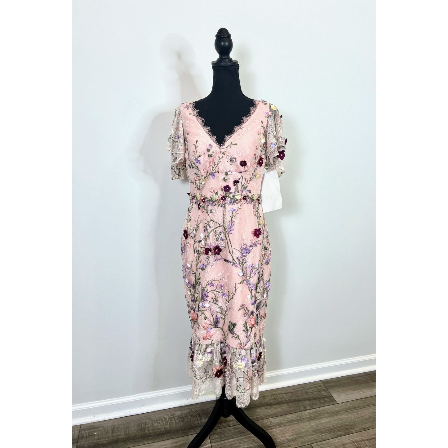 Marchesa Notte 3D Floral Embroidered Dress in Pink Size 6 Short Sleeve Lined