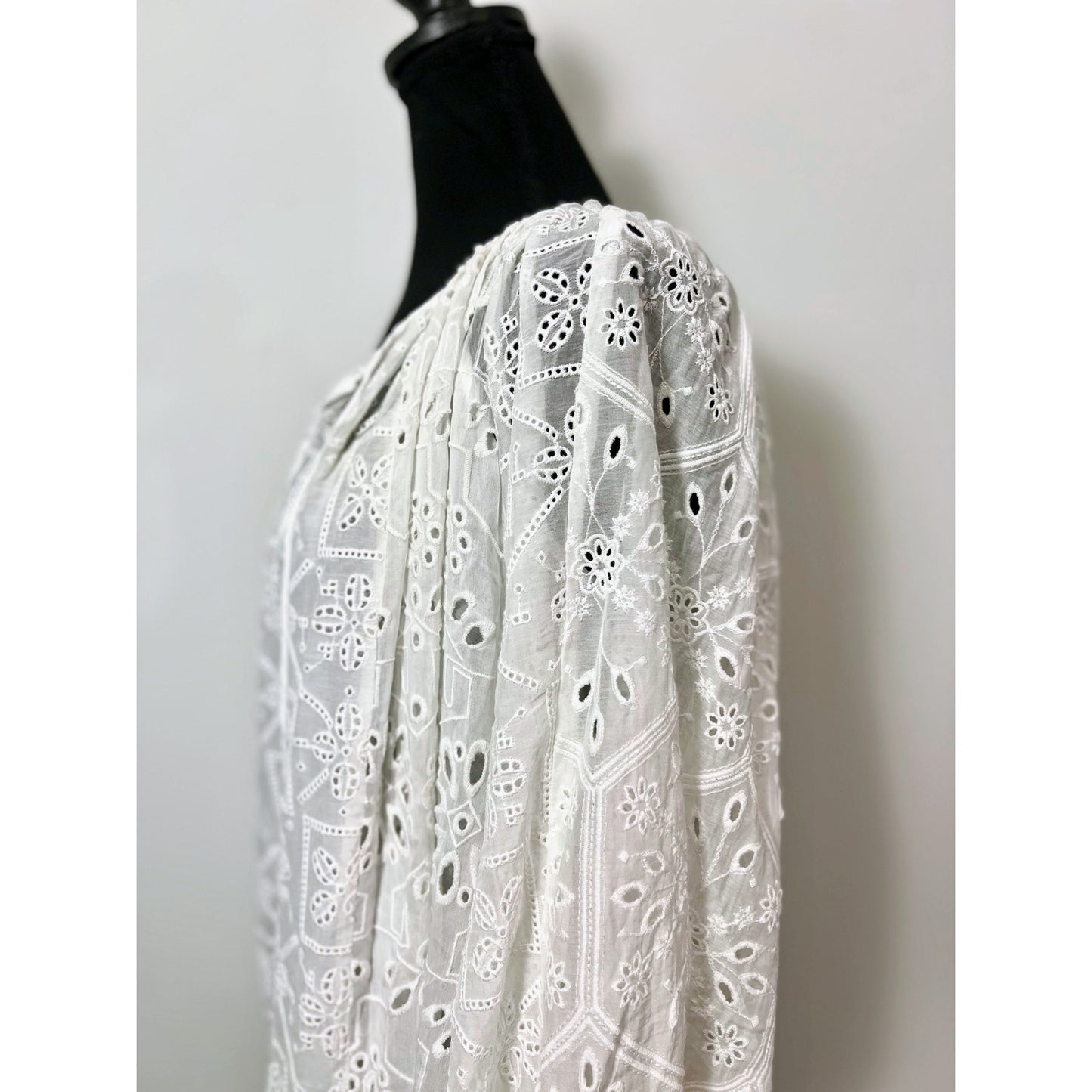 Johnny Was Castillo Eyelet Blouse White Size XL Long Sleeve Floral Embroidered