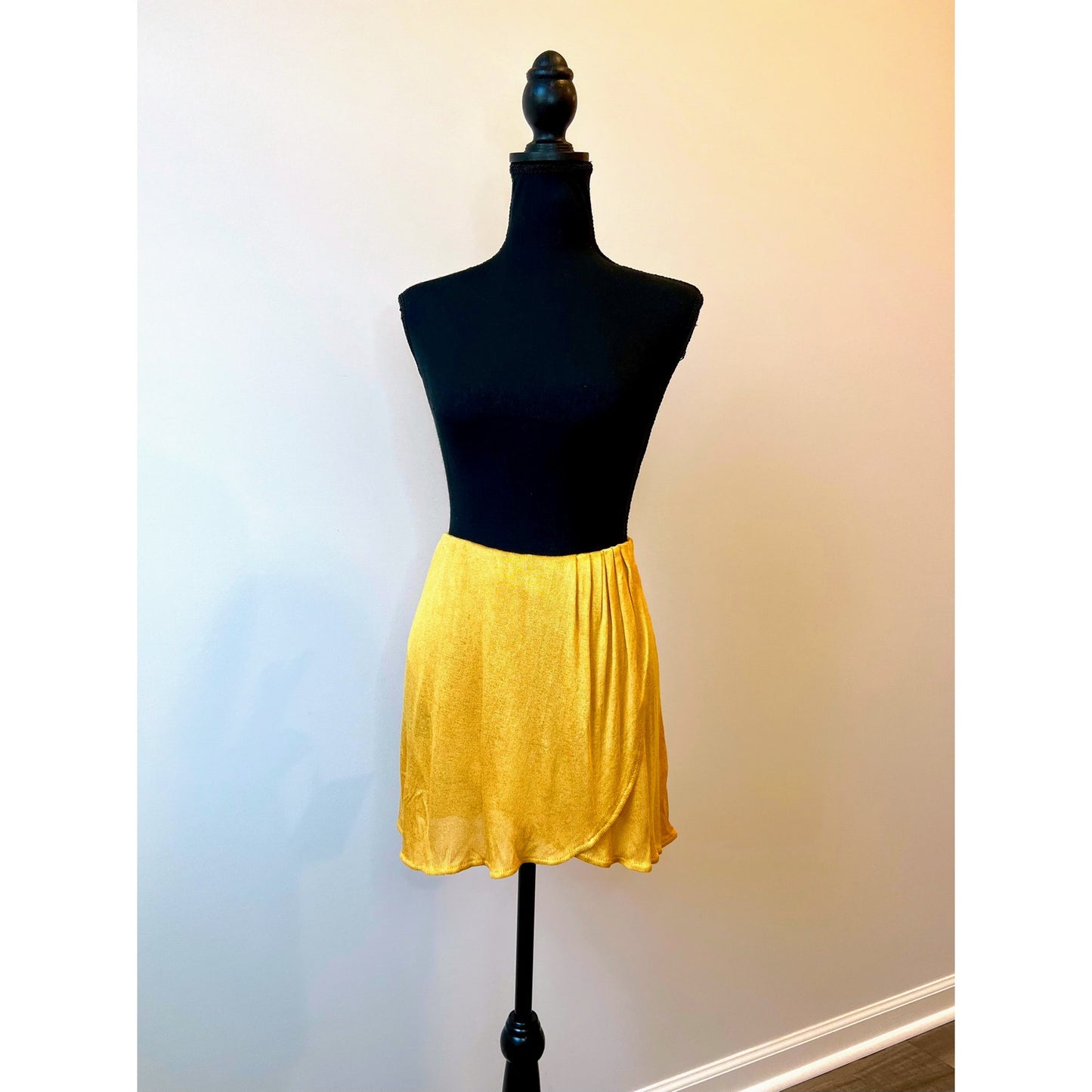 Savannah Morrow Ayra Mini Wrap Skirt in Yellow Size XL Pull On Knit Pleated