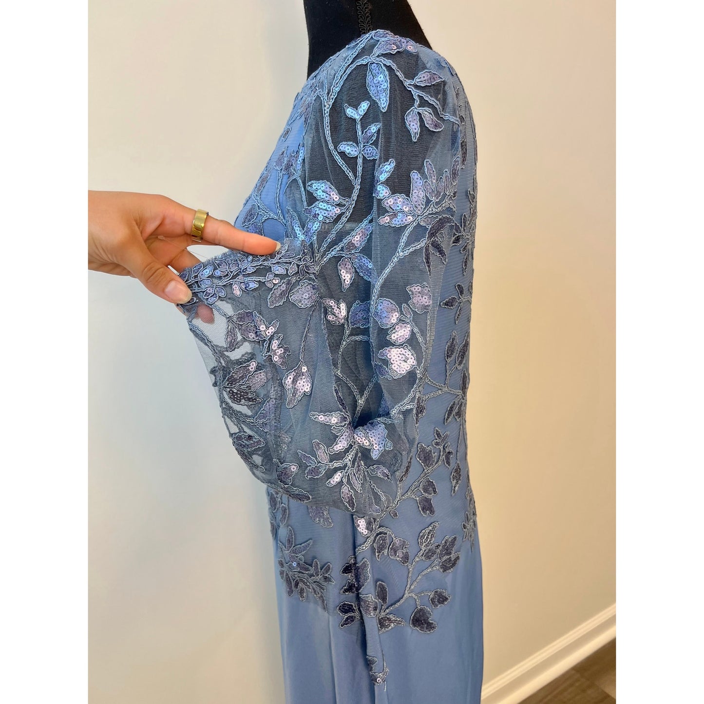 Tadashi Shoji Embroidered Sequin Lace Gown Maxi Dress in Cadet Blue Size 8 Lined